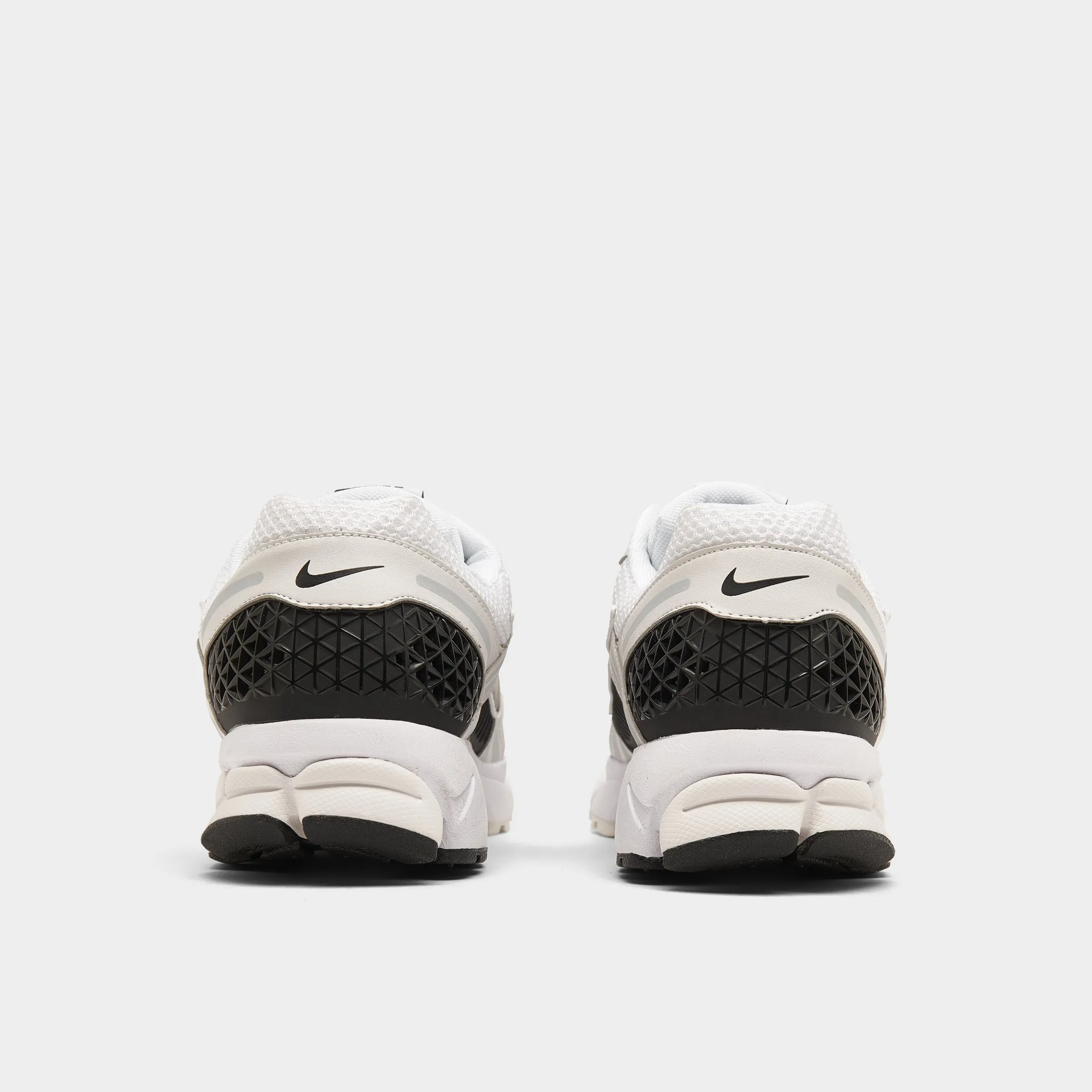 Nike Zoom Vomero 5 White / Silver - Black